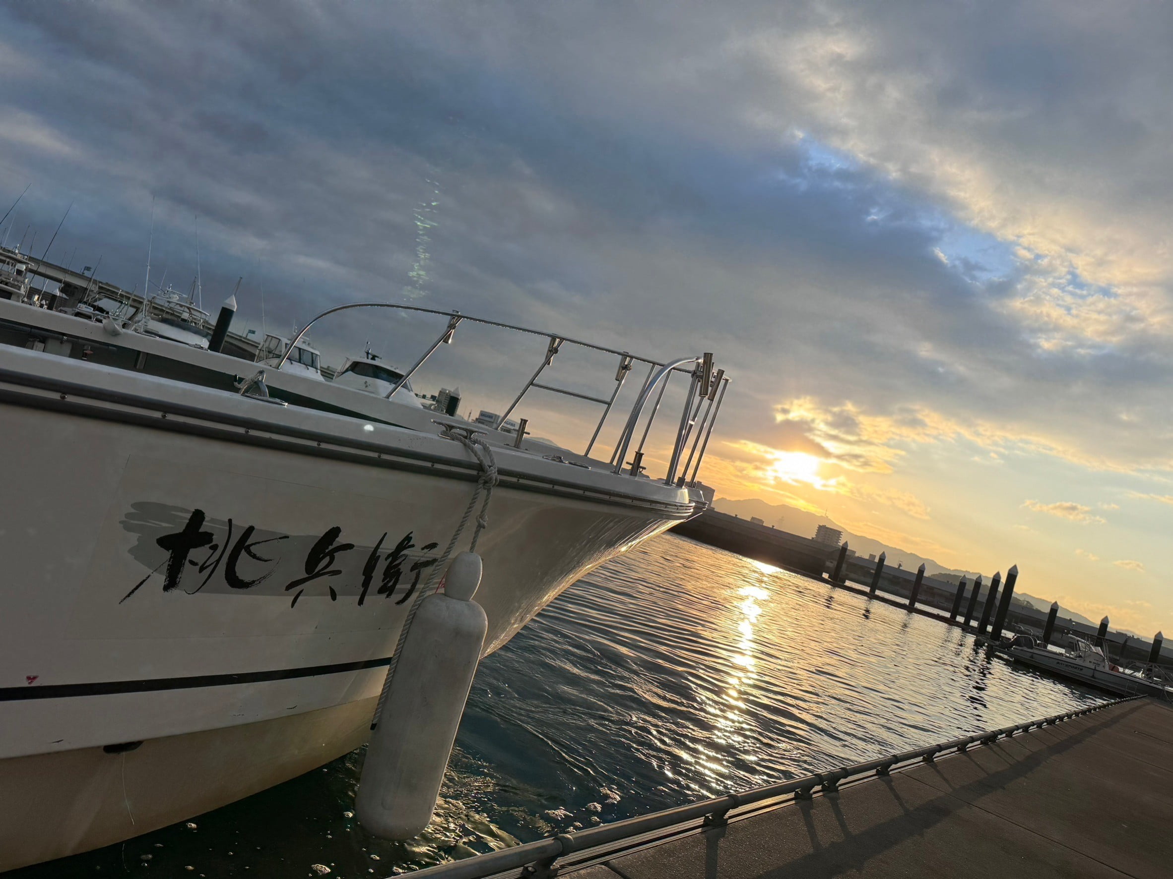 広島の遊漁船「桃兵衛」の船